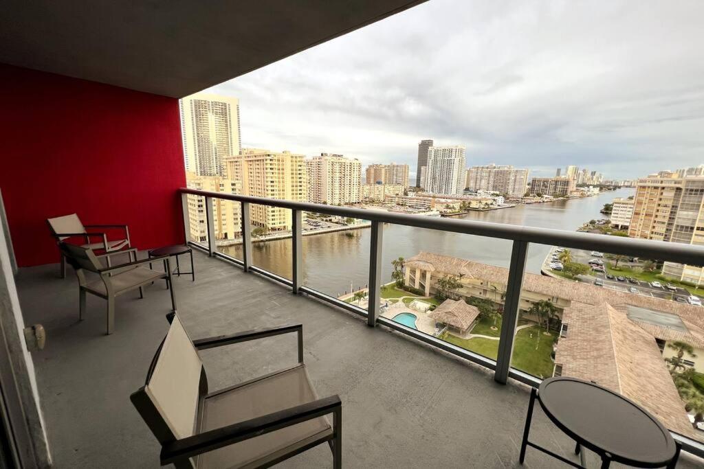 Beachwalk 1B 1B Incredible View Apartment 14 A Халландейл-Бич Экстерьер фото