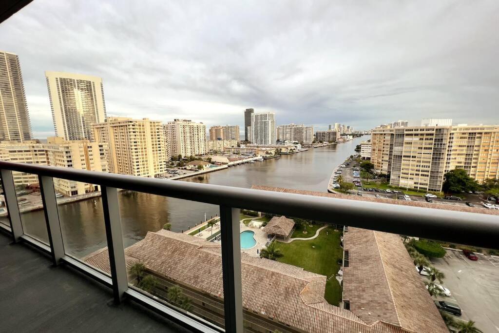 Beachwalk 1B 1B Incredible View Apartment 14 A Халландейл-Бич Экстерьер фото